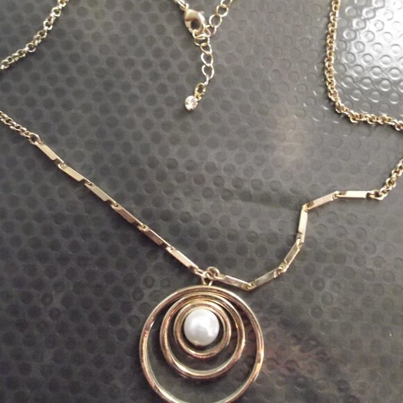 Gold Tone Triple Circle w/Faux Pearl 16" Necklace - Picture 2 of 3